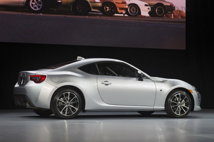 04-2017-toyota-86-ny-1.jpg