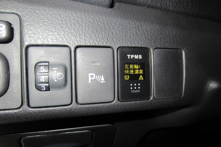 Toyota專用(Altis)盲塞式TPMS -- 全中文顯示.jpg
