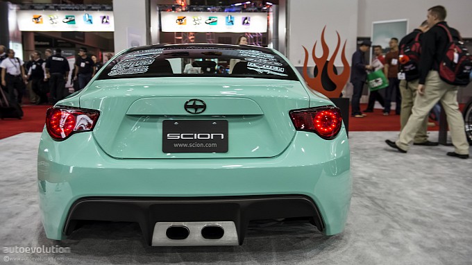 2012-sema-minty-fresh-scion-fr-s-live-photos-medium_9.jpg